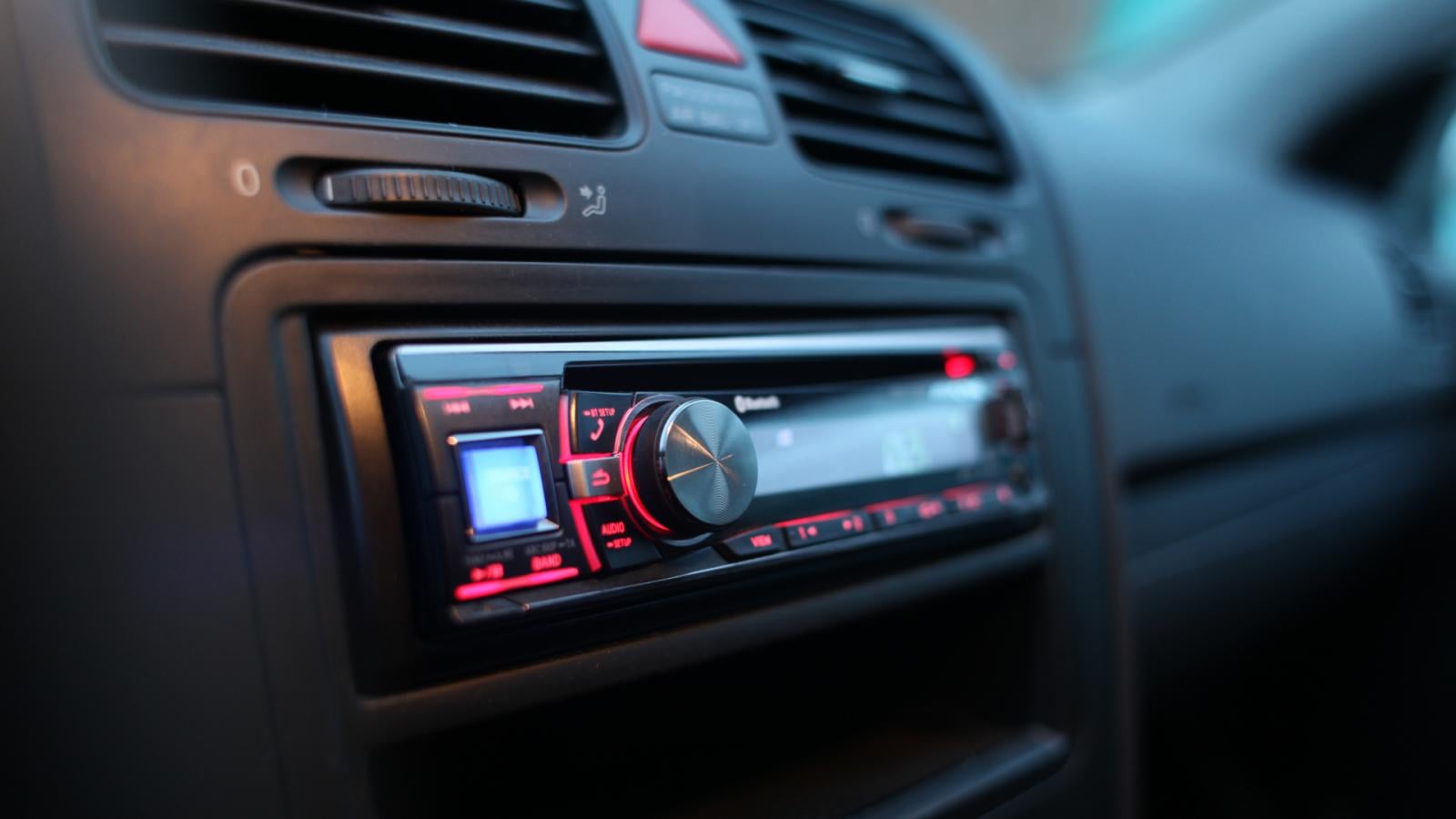 Схема подключения автомагнитолы: полное руководство по распиновке и установке своими руками