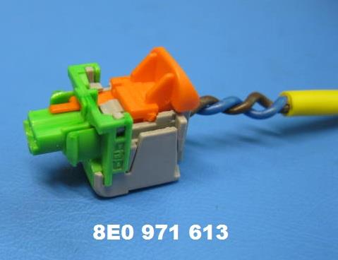 8E0971613 VAG Корпус круглого разъёма сфиксатор. контактов и кабелем
