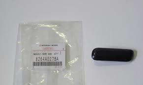 8264A027BA Mitsubishi Крышка омывателя левая