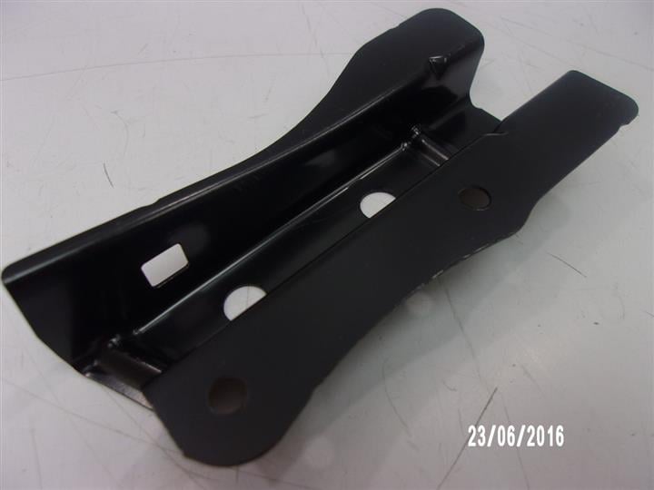 532730K010 Toyota Кронштейн бампера переднего