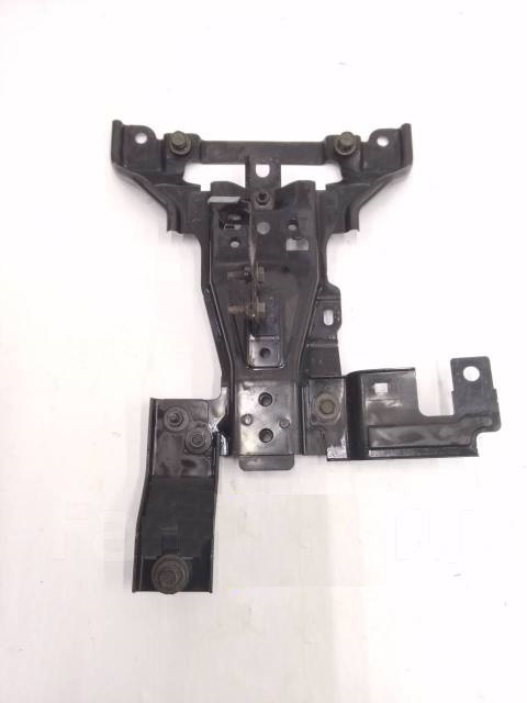 62550JG00B Nissan Кронштейн радиатора