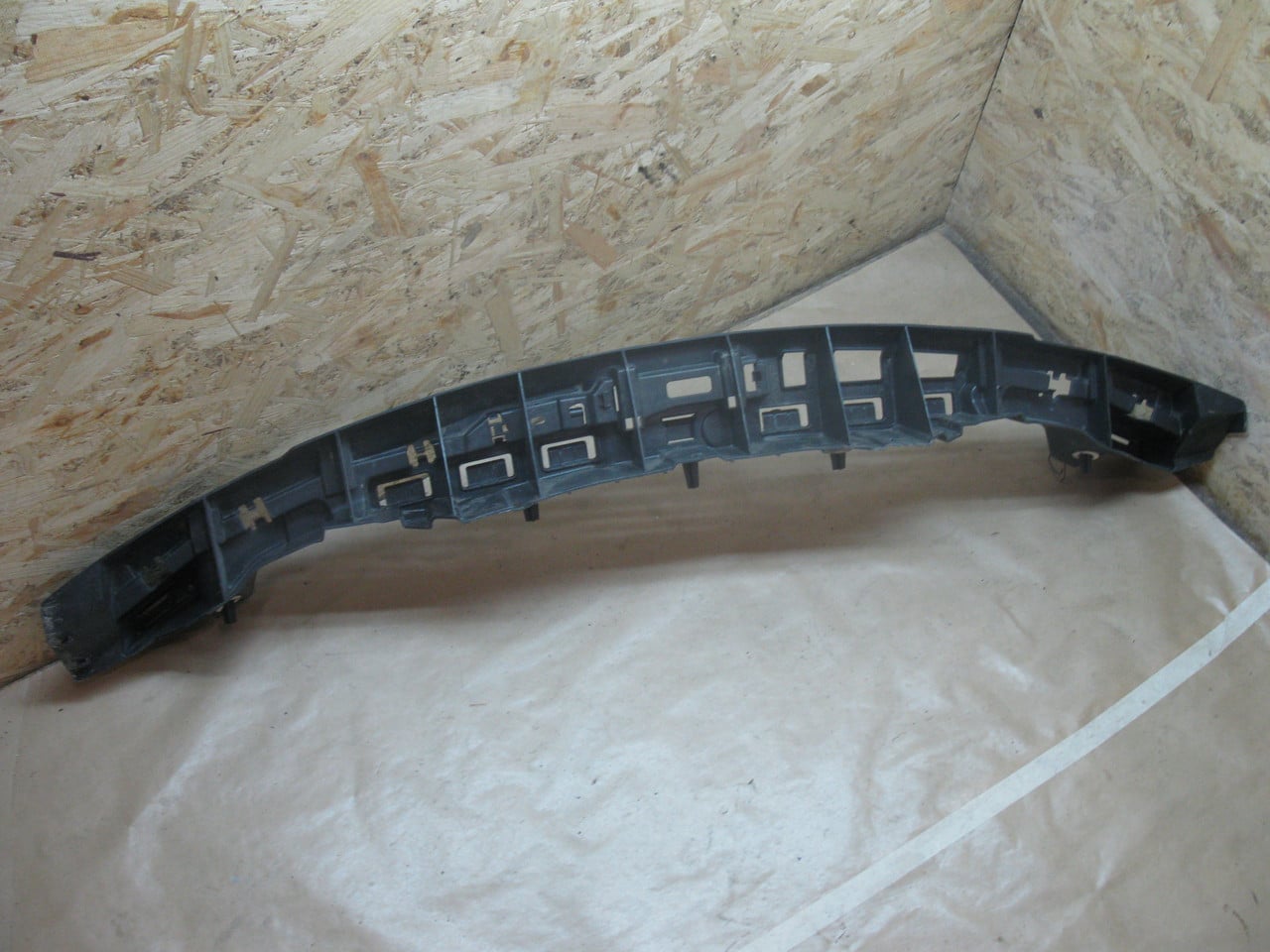 850420005R Renault Кронштейн бампера заднего