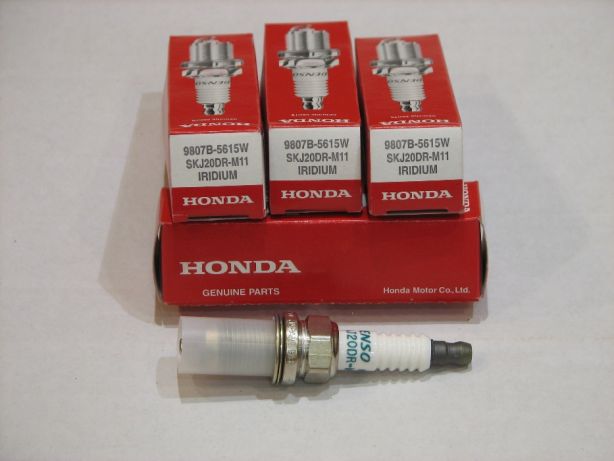 Honda 9807B-5615W Свічка запалювання 9807B5615W: Купити в Україні - Добра ціна на EXIST.UA!