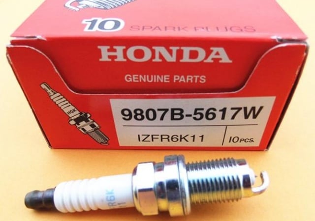 Honda 9807B-5617W Свічка запалювання 9807B5617W: Купити в Україні - Добра ціна на EXIST.UA!