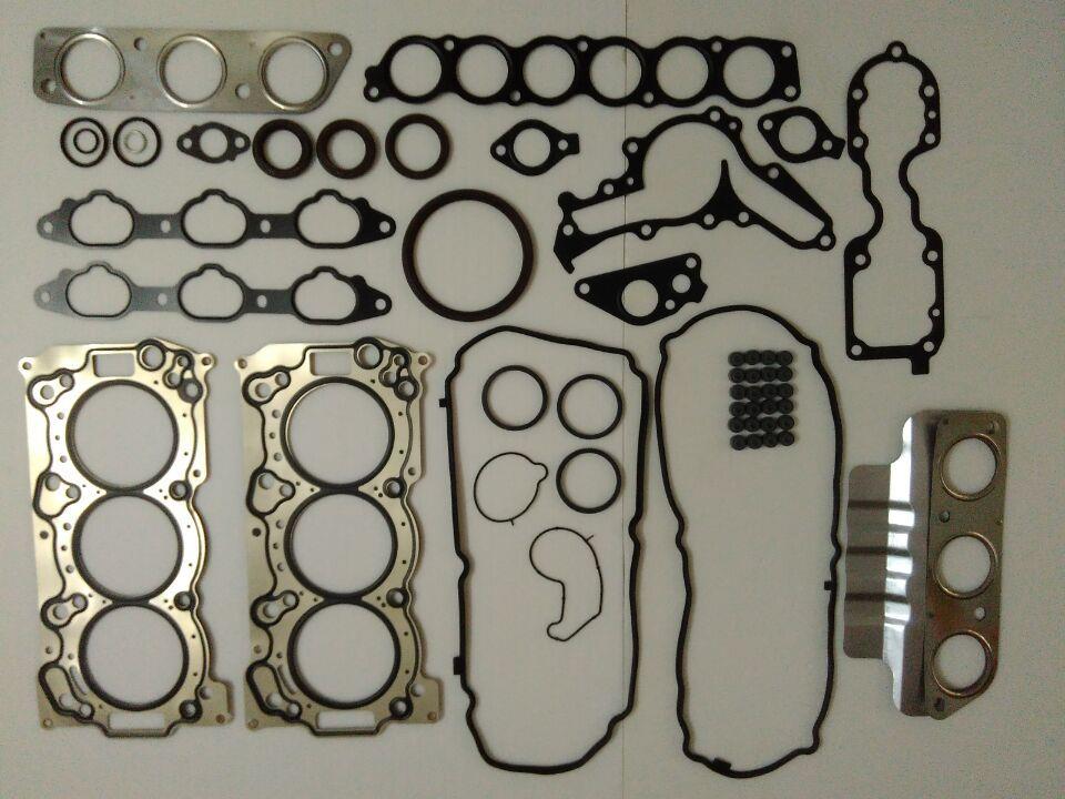 1000B786 Mitsubishi Прокладки двигателя, комплект