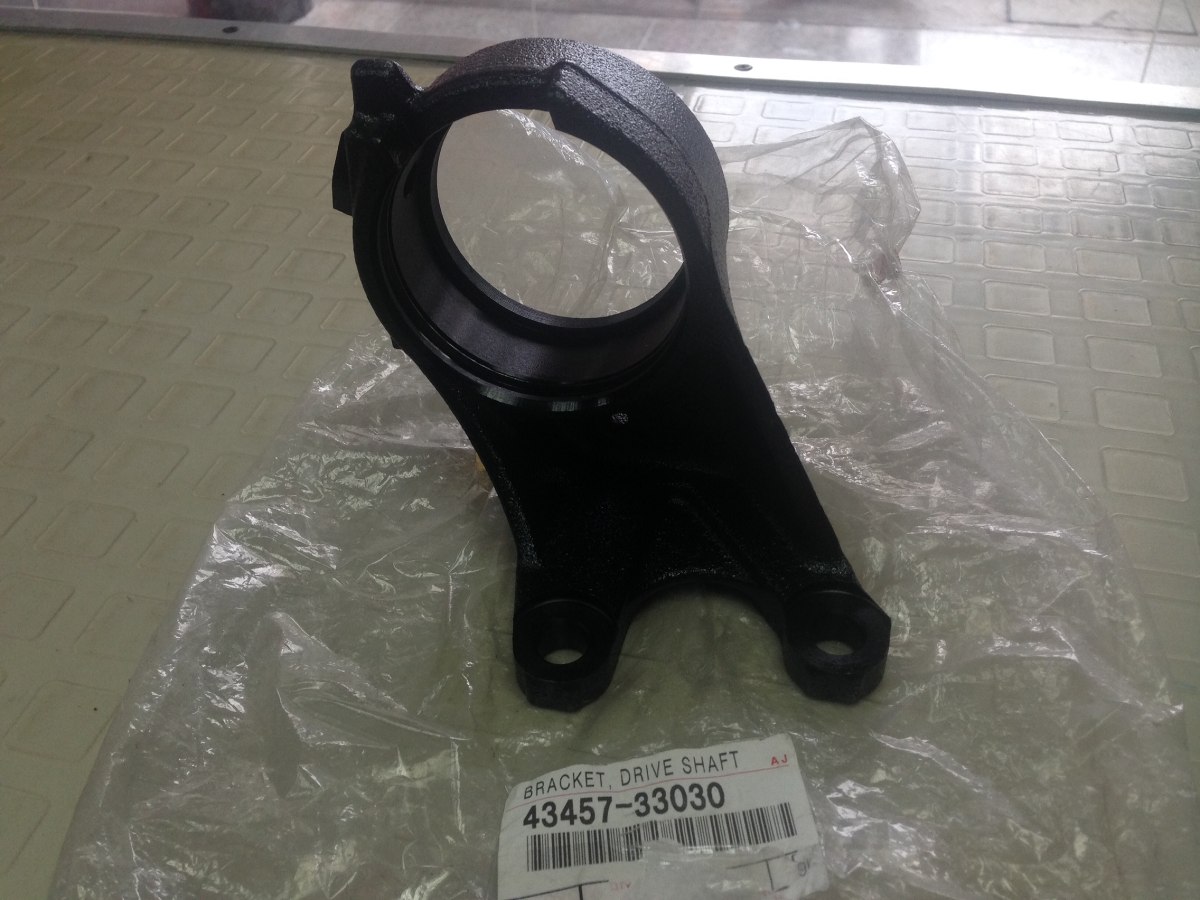 4345733030 Toyota Кронштейн подшипника подвесного