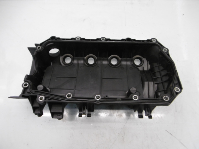 Клапанная крышка Renault 82 00 331 491