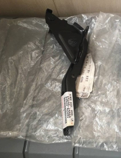 5342042090 Toyota Петля капоту