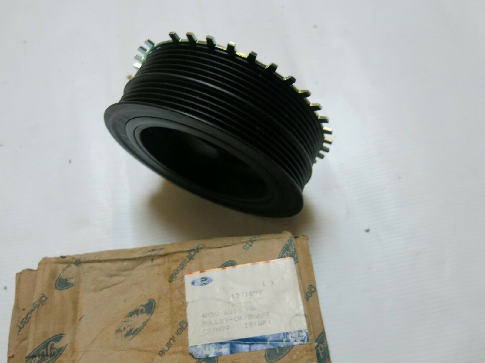 Шкив коленчатого вала, комплект Ford 1 571 899