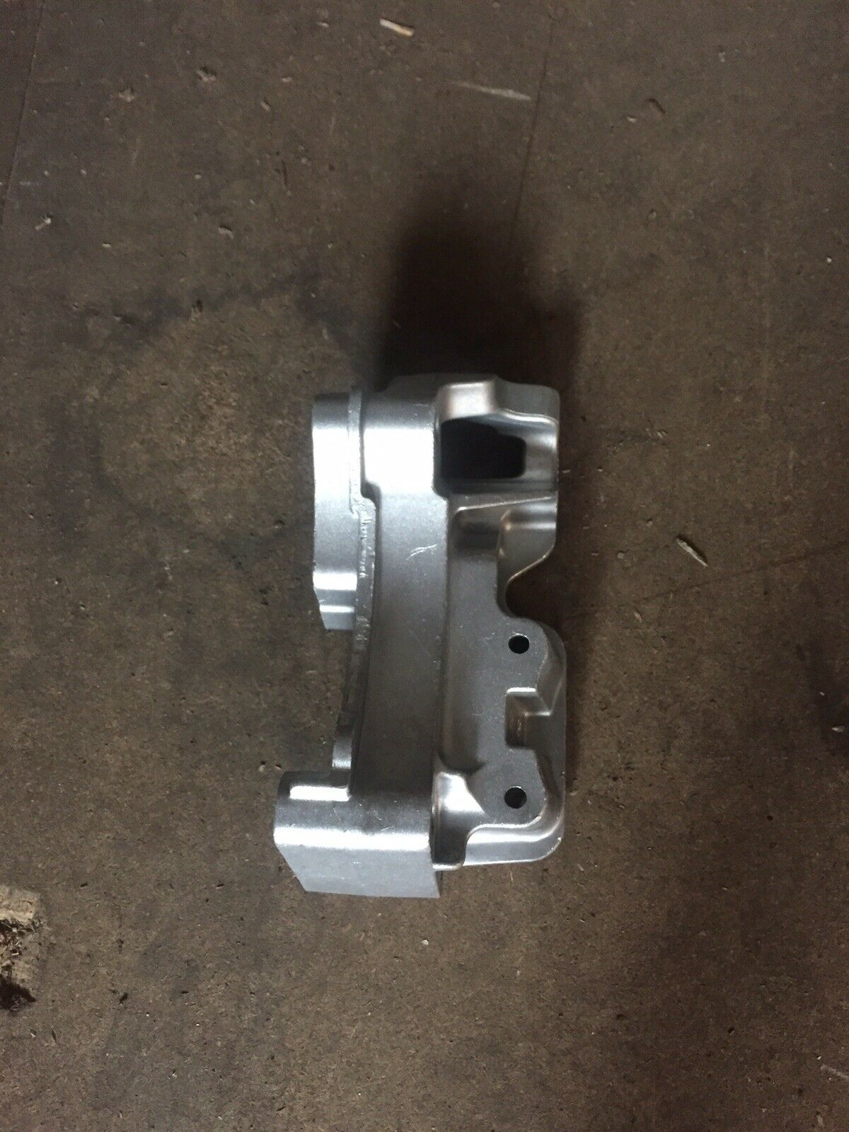 Кронштейн подушки двигателя Ford 1 595 367