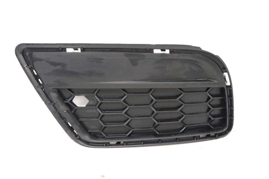 51118050445 BMW Решітка бампера переднього