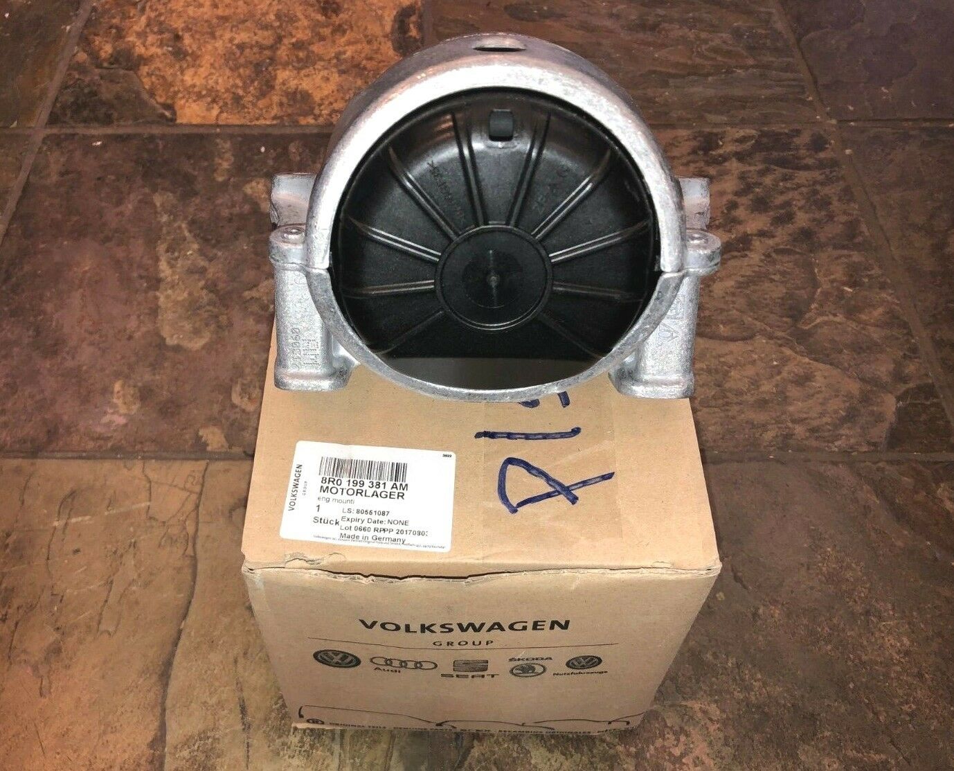Подушка двигателя VAG 8R0 199 381 AM