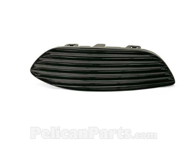 A2058851523 Mercedes Решетка бампера переднего (заглушка)