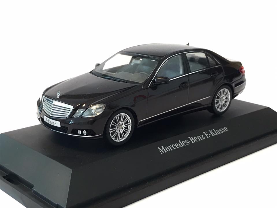 Mercedes B6 6 96 0211 Масштабна модель Mercedes E-Class 2009 (1:43) B66960211: Приваблива ціна - Купити в Україні на EXIST.UA!