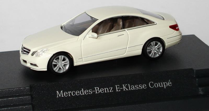 Mercedes B6 6 96 2414 Масштабна модель Mercedes E-Class Coupe (C207) 2009 (1:87) B66962414: Приваблива ціна - Купити в Україні на EXIST.UA!