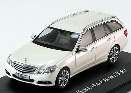 Mercedes B6 6 96 2437 Масштабна модель Mercedes E-Class T-Modell (S212) 2009 (1:43) B66962437: Приваблива ціна - Купити в Україні на EXIST.UA!
