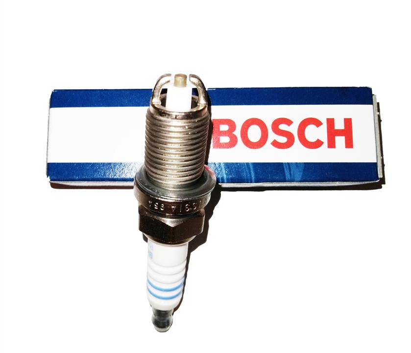 Купити Bosch 0 242 235 668 за низькою ціною в Україні!