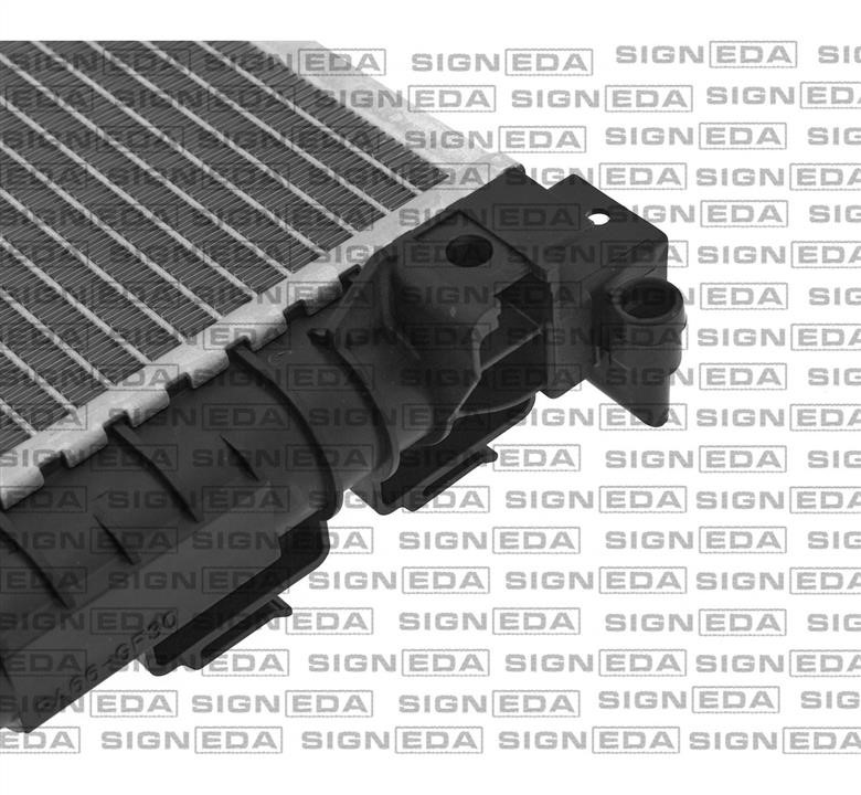 Радиатор охлаждения двигателя Signeda RA13331Q