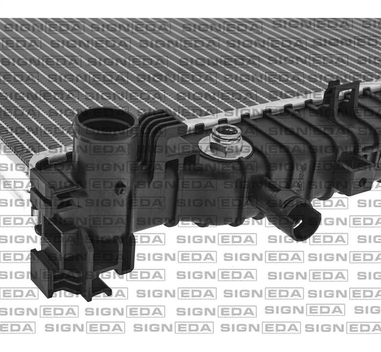 Радиатор охлаждения двигателя Signeda RA13574Q