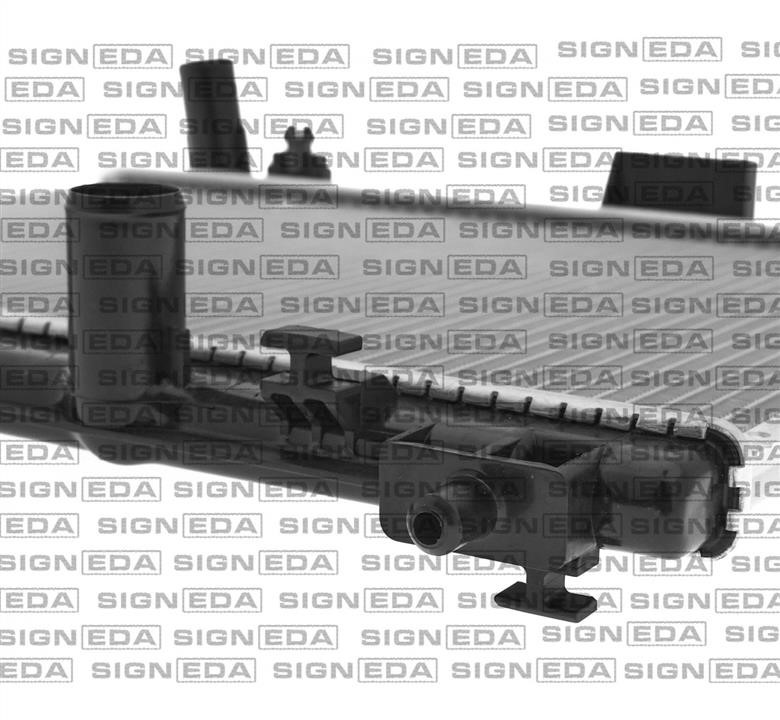 Радиатор охлаждения двигателя Signeda RA64676Q