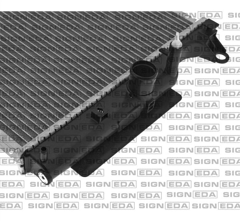 Радіатор охолодження двигуна Signeda RA64693Q