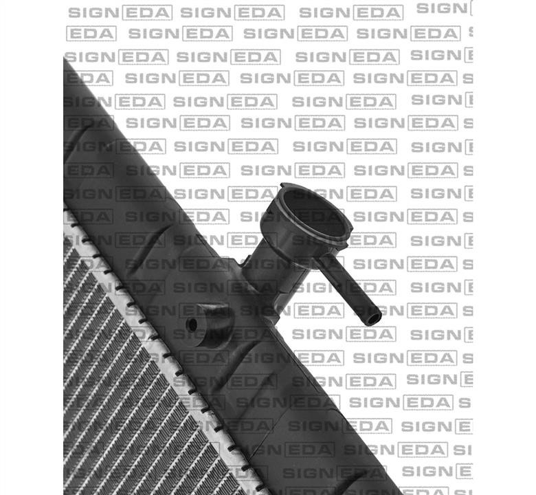 Радиатор охлаждения двигателя Signeda RA68789Q