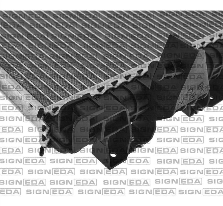 Радиатор охлаждения двигателя Signeda RA69290