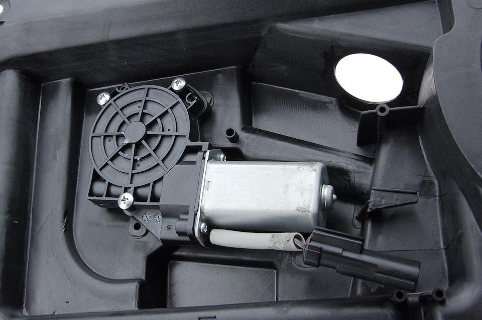 Стеклоподъемник левый NTY EPS-CH-028S