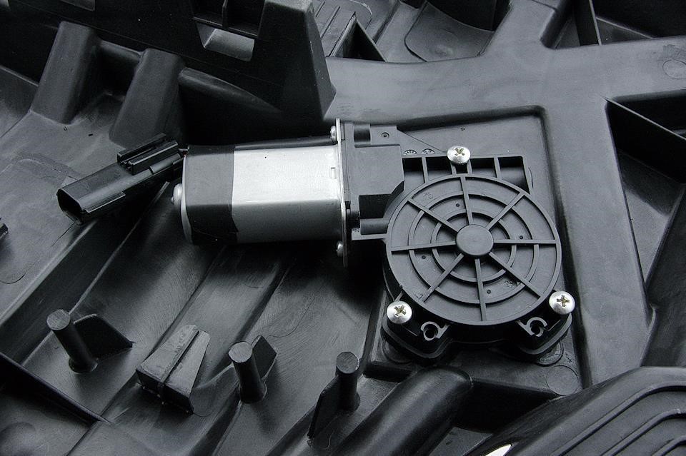 Стеклоподъемник левый NTY EPS-CH-032S