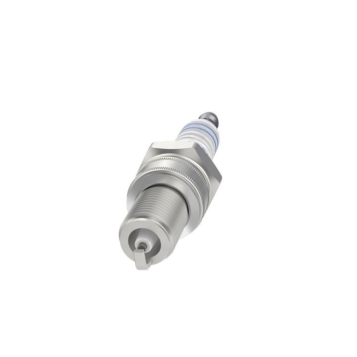 Свеча зажигания Bosch Silver WR7DS Bosch 0 242 235 525