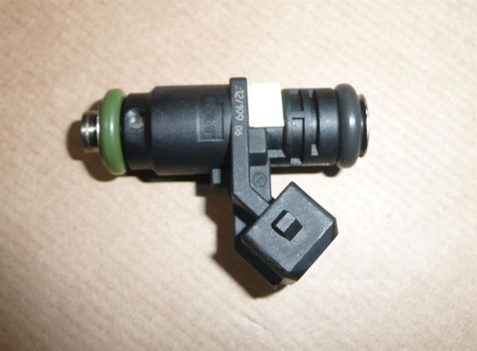 Форсунка топливная Renault 82 00 579 081