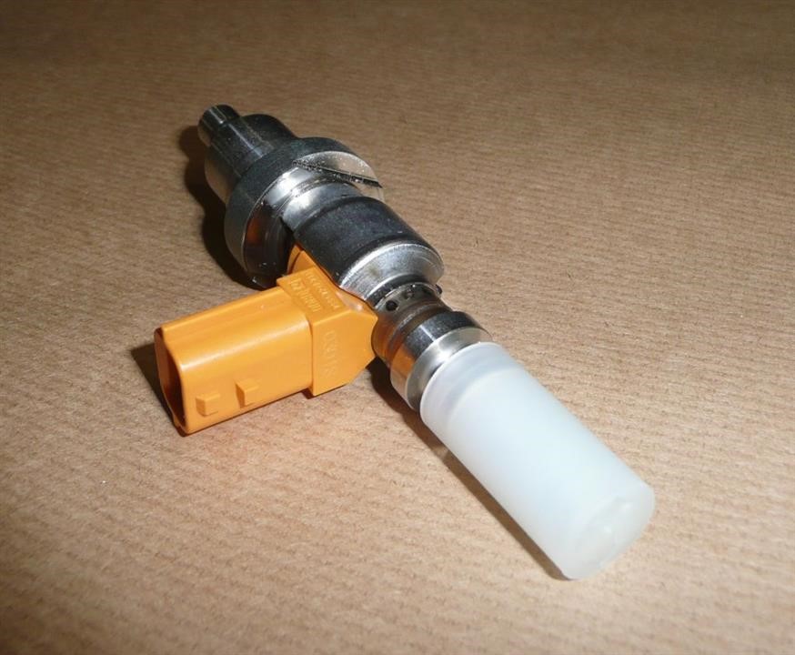 Форсунка топливная Renault 82 00 799 672