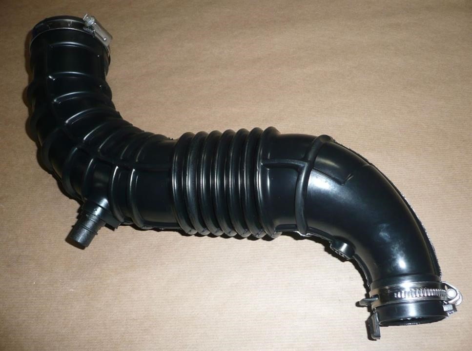 Патрубок системы охлаждения Renault 82 00 500 384