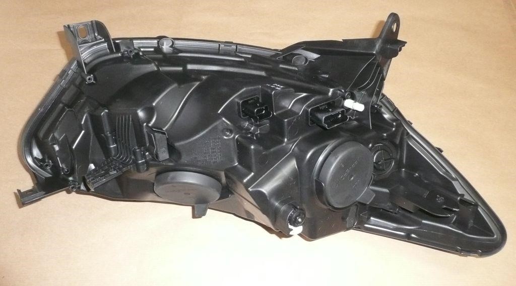 Фара основная левая Renault 26 06 078 17R