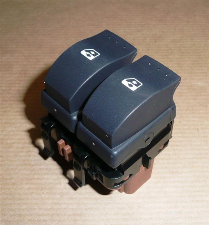 Выключатель Renault 82 00 315 050
