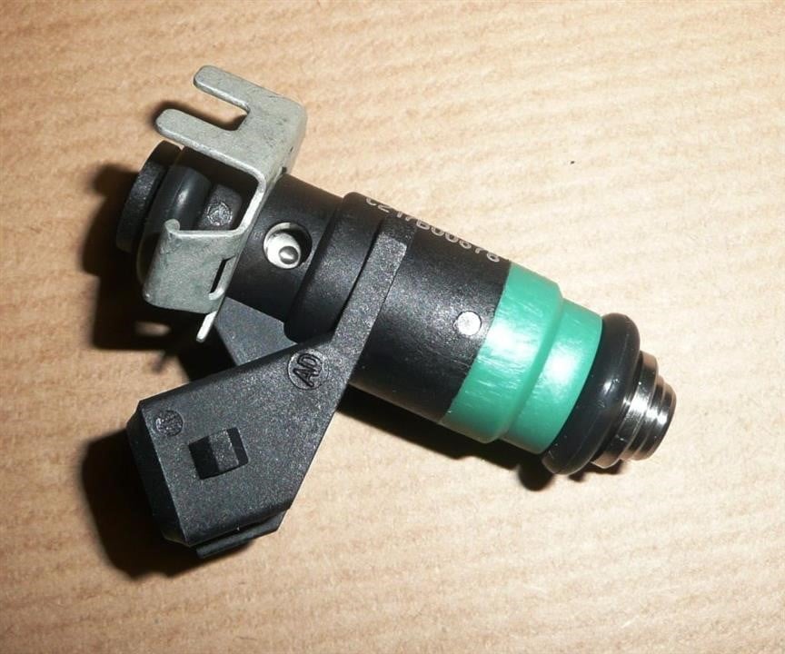 Форсунка паливна Renault 82 00 028 797