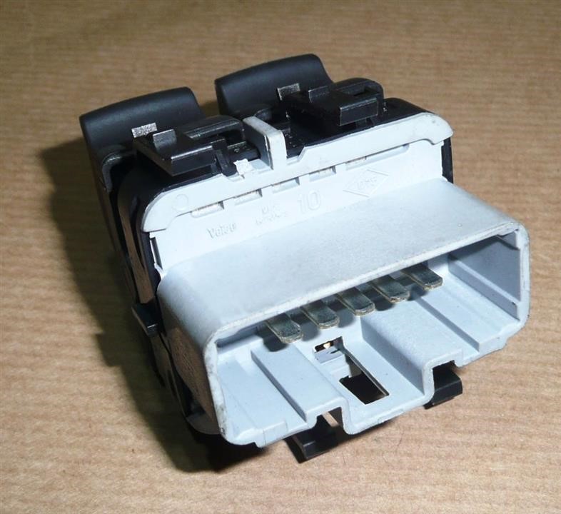 Купить Renault 82 00 315 033 по низкой цене в Украине!