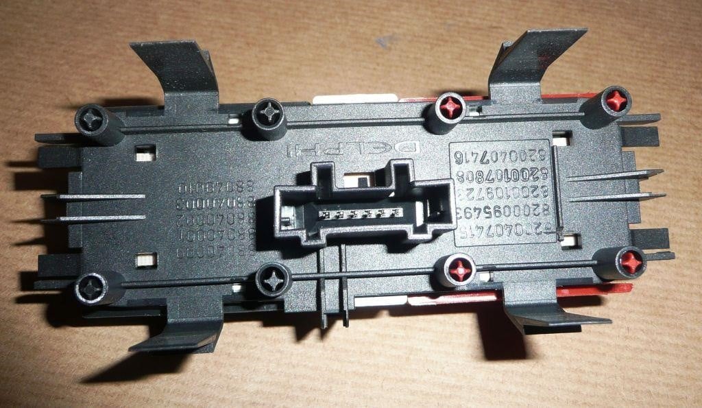 Купить Renault 82 00 407 415 по низкой цене в Украине!
