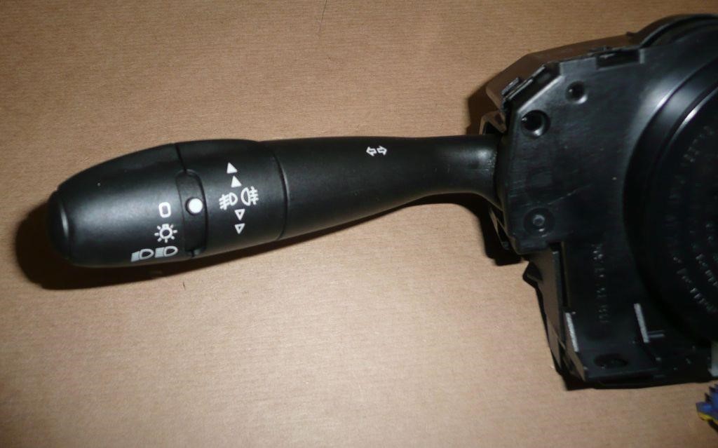 Переключатель подрулевой Citroen/Peugeot 98 062 253 XT