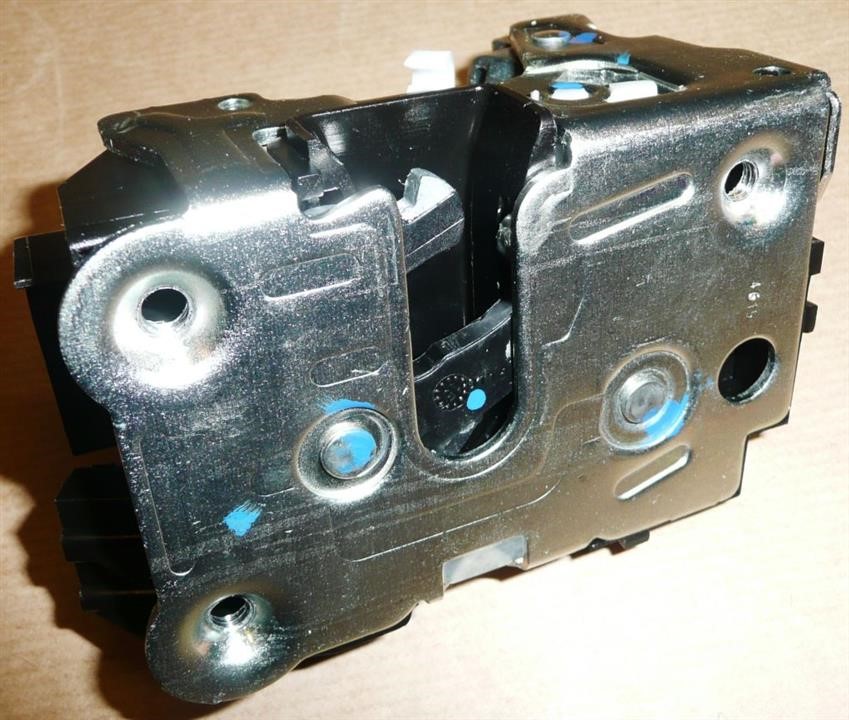 Замок дверей Renault 77 01 046 800