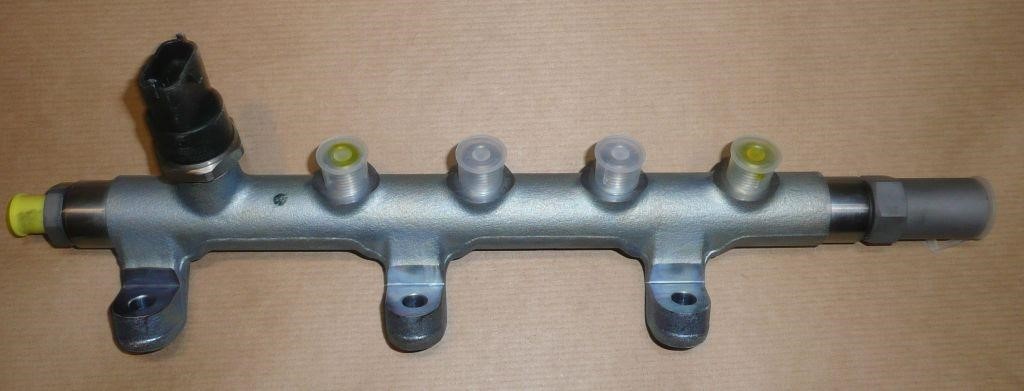 Рейка паливна Renault 82 00 023 961