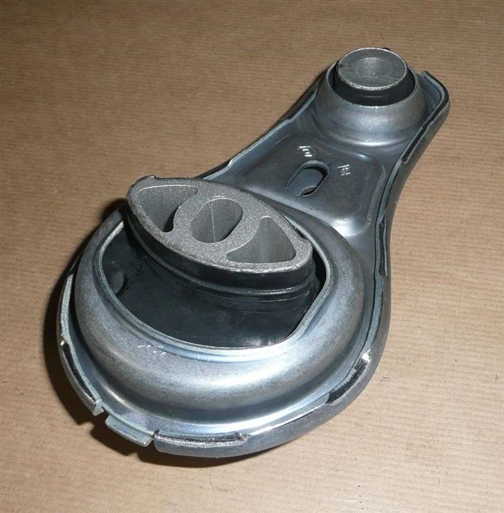 Подушка двигателя задняя Renault 82 00 675 206