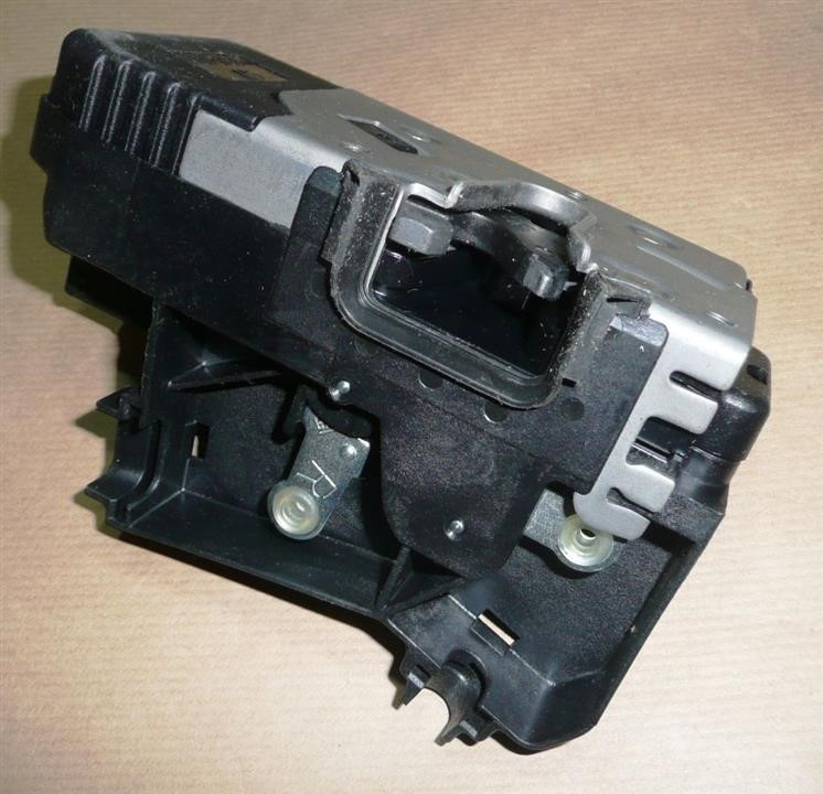 Замок двери Renault 82 00 042 171