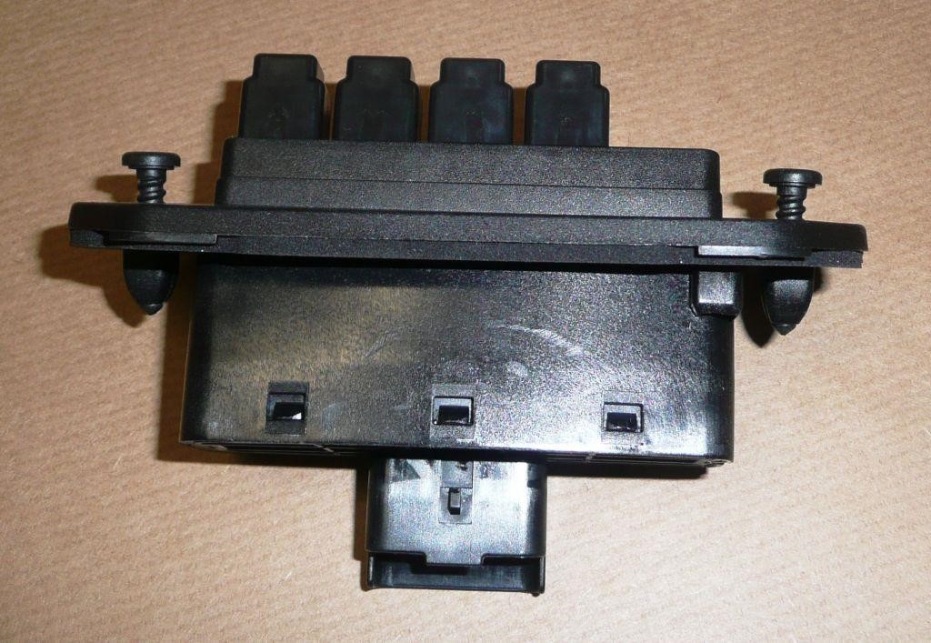 Выключатель Renault 25 21 600 04R