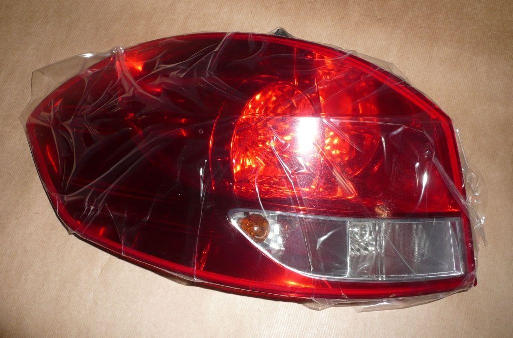 Фонарь задний левый Renault 82 00 586 843