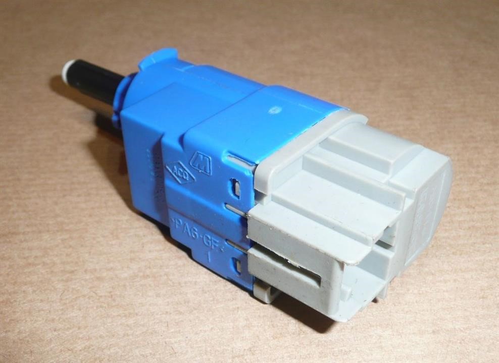 Выключатель Renault 25 32 551 92R