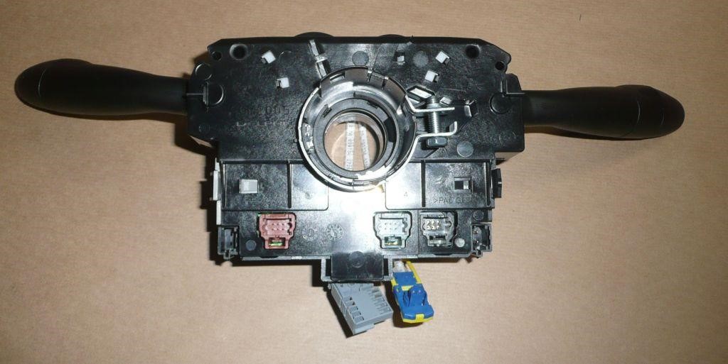 Переключатель подрулевой Citroen/Peugeot 98 062 255 XT