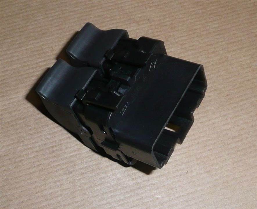 Купить Renault 82 00 476 806 по низкой цене в Украине!