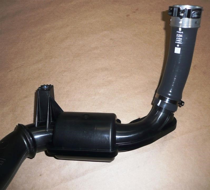 Патрубок интеркулера Renault 14 46 021 26R