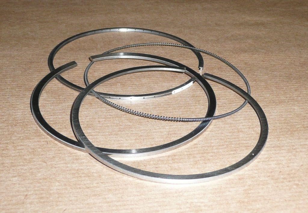 Кольца поршневые, комплект Renault 12 03 354 89R